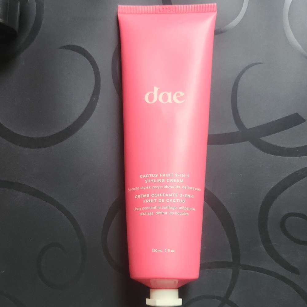 Dae Cactus Fruit 3-in-1 Styling Cream
